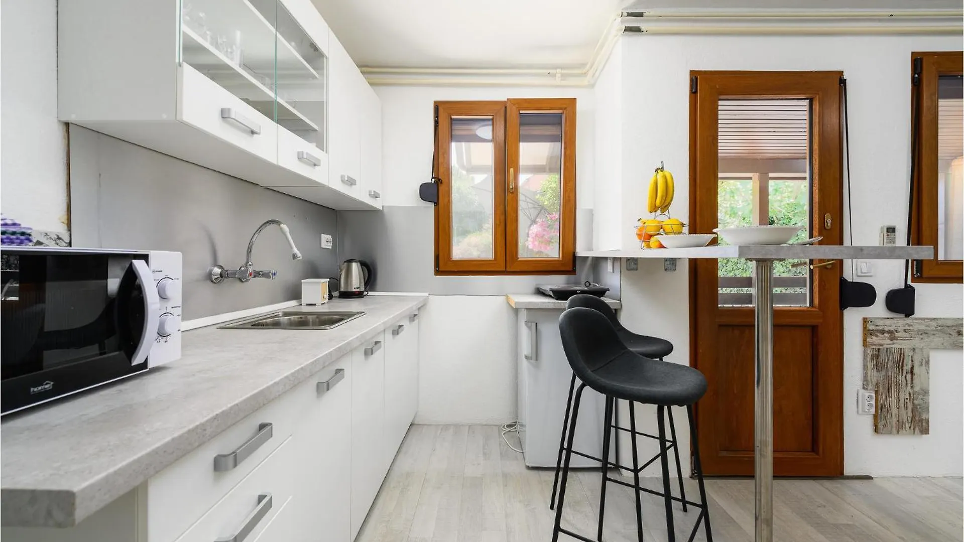 2 Bedroom Lovely Apartment In Rovinjsko Selo